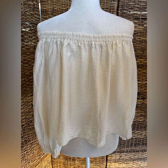 Topshop Off the Shoulder Balloon Sleeve Top (6) - Picture 2 of 5